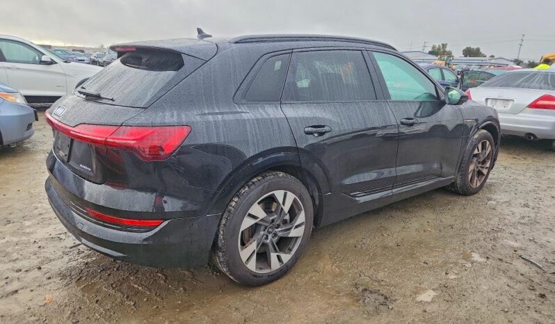 
								2021 Audi E-tron full									