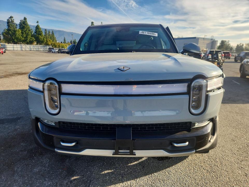 2023 Rivian R1s