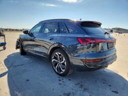 
										2024 Audi Q8 full									