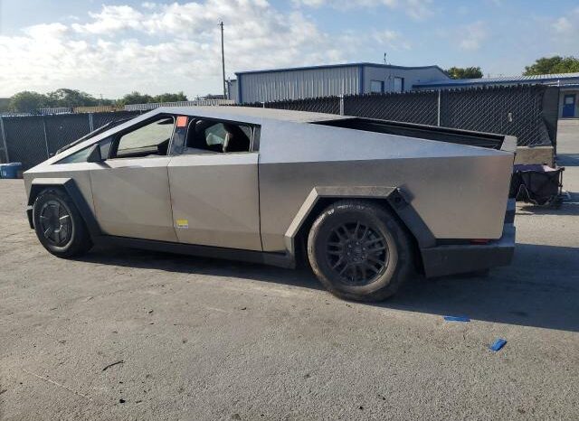 
								2025 Tesla Cybertruck full									