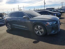 
										2024 Audi Q8 full									
