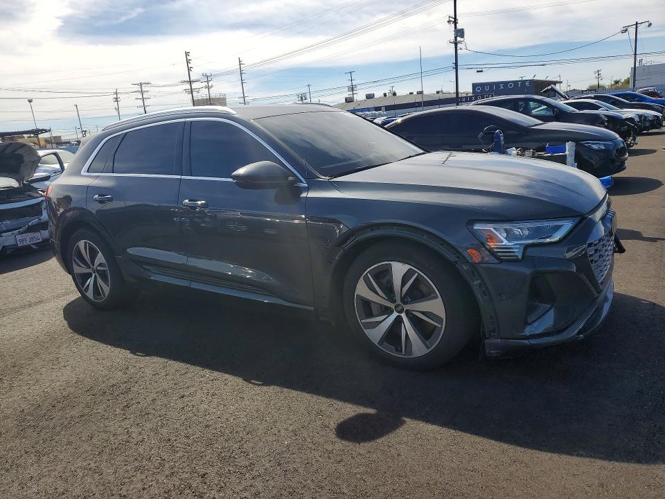 2024 Audi Q8