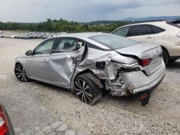 
										2022 Nissan Altima sr full									