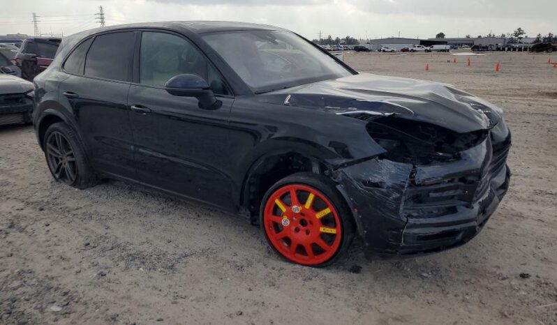 
								2022 Porsche Cayenne full									