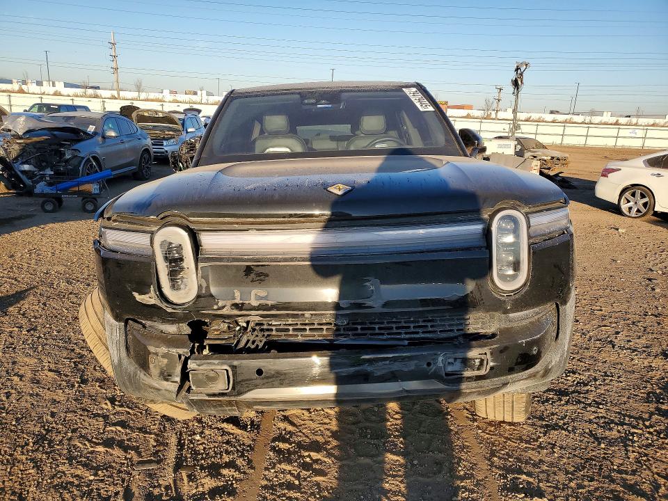 2025 Rivian R1s
