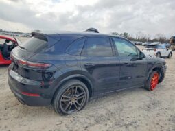 
										2022 Porsche Cayenne full									