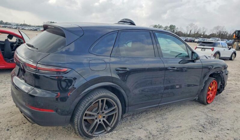 
								2022 Porsche Cayenne full									