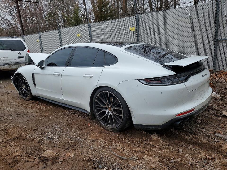 2022 Porsche Panamera