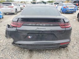 
										2017 Porsche Panamera full									