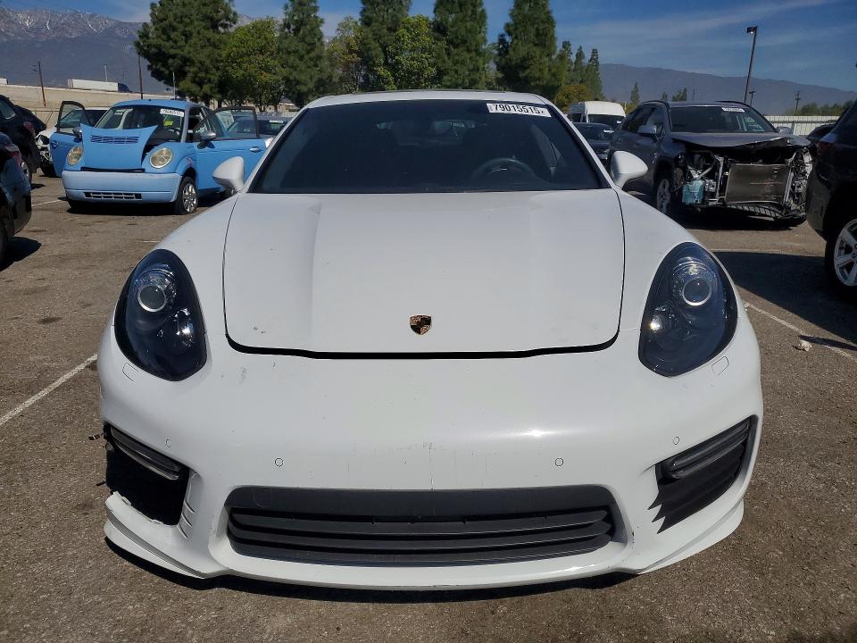 2016 Porsche Panamera