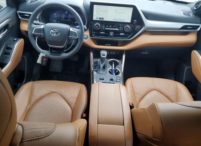 
								2023 Toyota Highlander full									