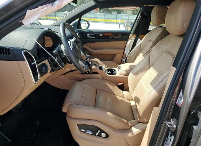 
								2020 Porsche Cayenne full									