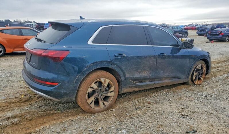 
								2021 Audi E-tron full									