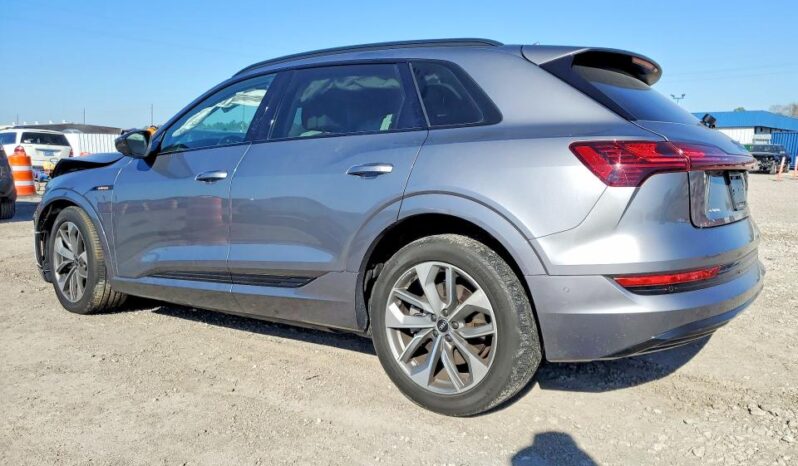 
								2021 Audi E-tron full									