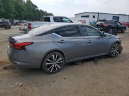 
										2020 Nissan Altima sr full									