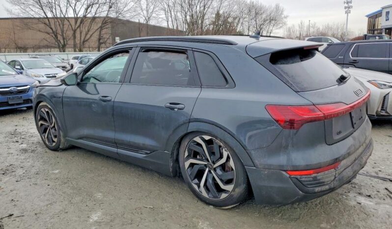 
								2024 Audi Q8 full									