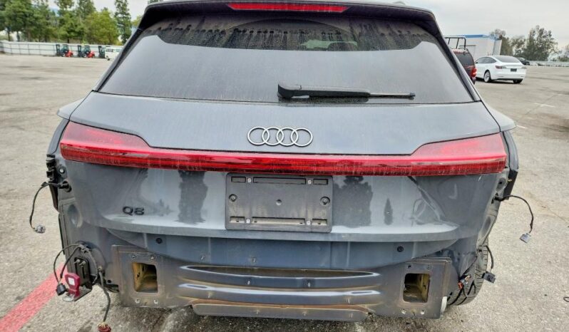 
								2024 Audi Q8 full									