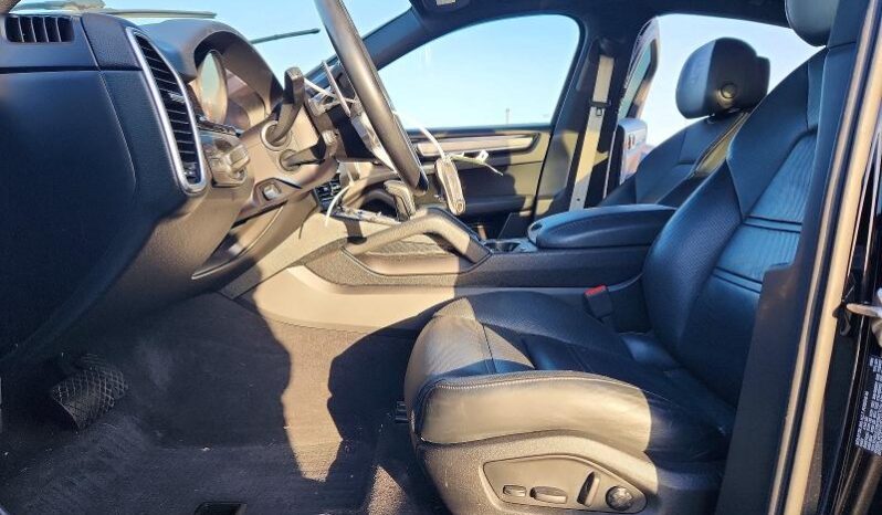 
								2023 Porsche Cayenne full									