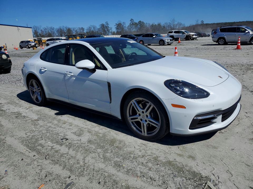 2017 Porsche Panamera