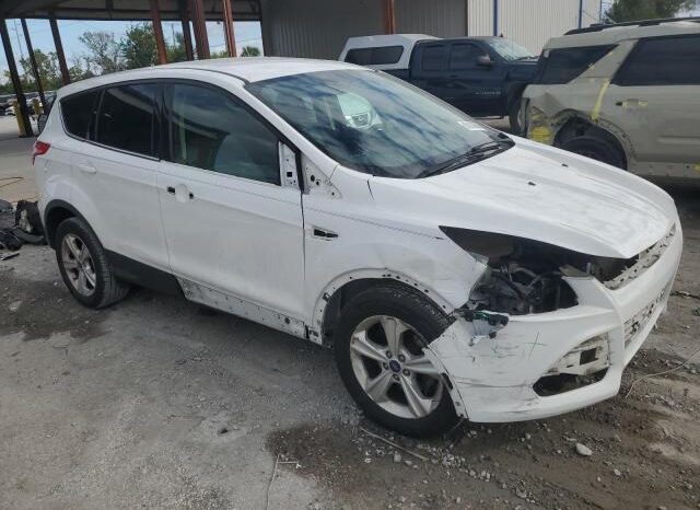 
								2015 Ford Escape se full									