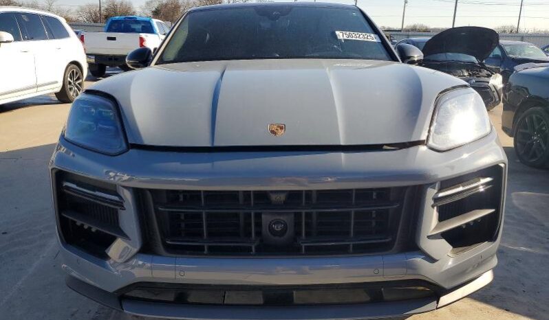 
								2025 Porsche Cayenne full									