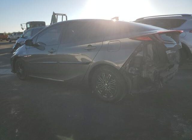 
								2017 Toyota Prius prim full									
