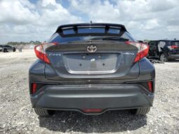 
										2021 Toyota C-hr full									
