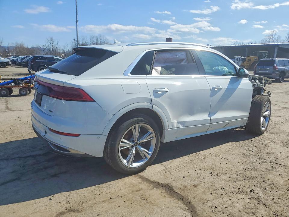 2023 Audi Q8