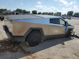 
										2025 Tesla Cybertruck full									