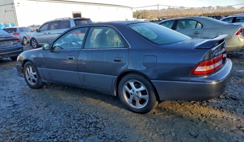 
								2001 Lexus Es 300 full									