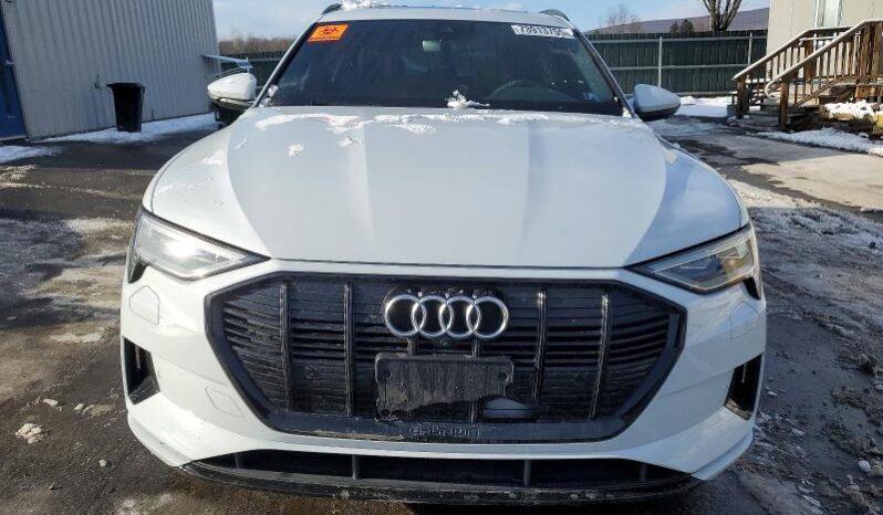 
								2022 Audi E-tron full									