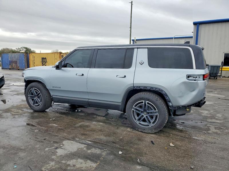 2025 Rivian R1s