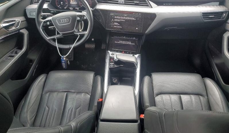 
								2021 Audi E-tron full									