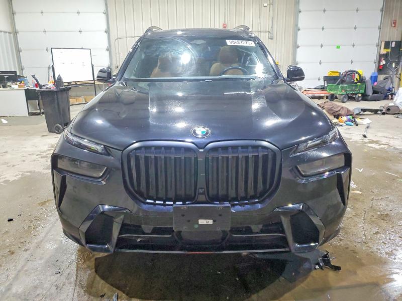 2025 BMW X7