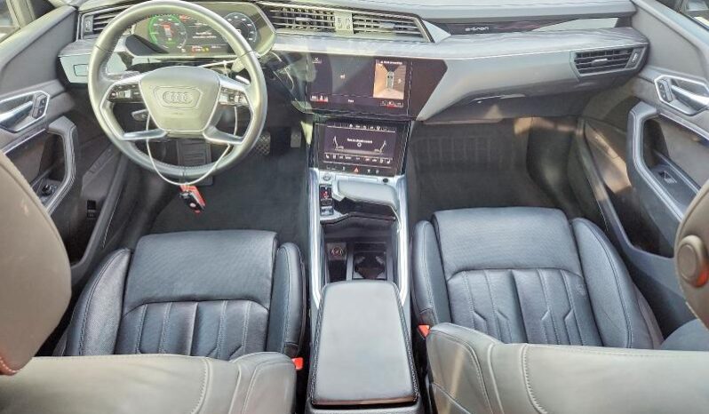 
								2021 Audi E-tron full									