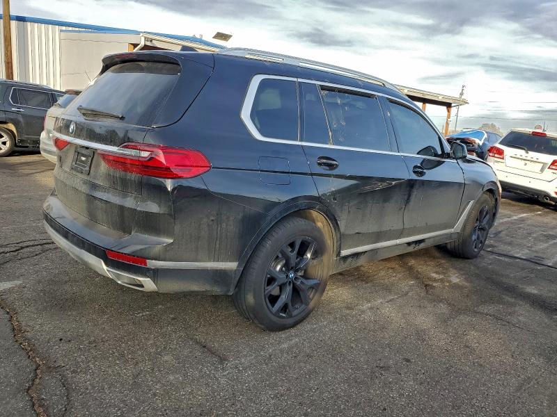 2022 BMW X7
