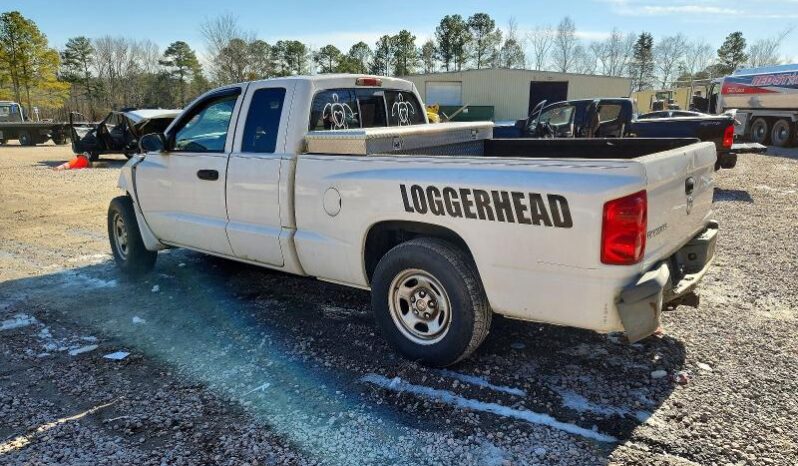 
								2005 Dodge Dakota full									