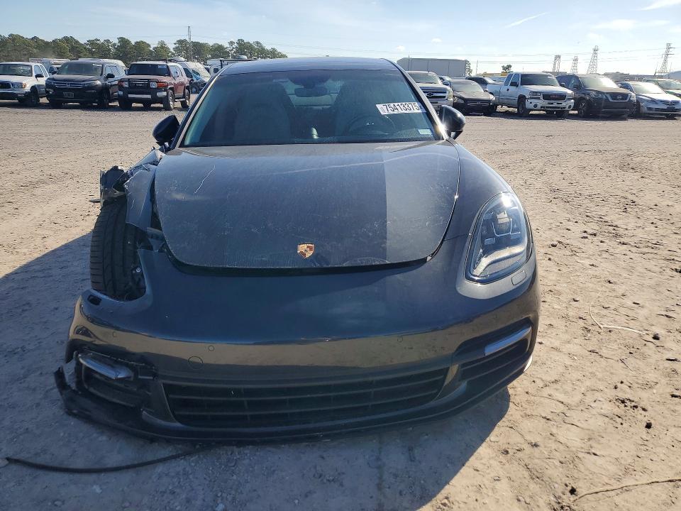 2018 Porsche Panamera