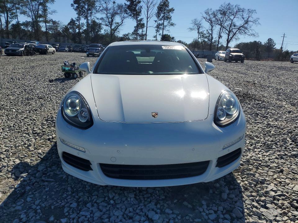 2016 Porsche Panamera