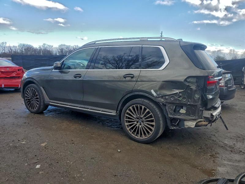 2021 BMW X7