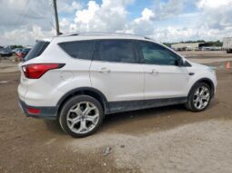 
										2019 Ford Escape tit full									