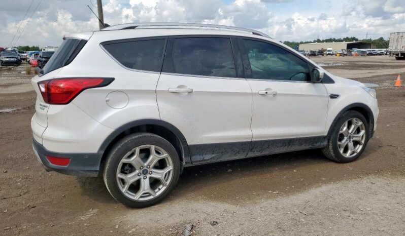 
								2019 Ford Escape tit full									