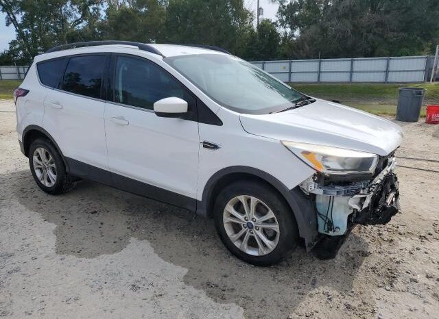 
								2018 Ford Escape se full									