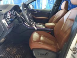 
										2019 Audi Q8 full									