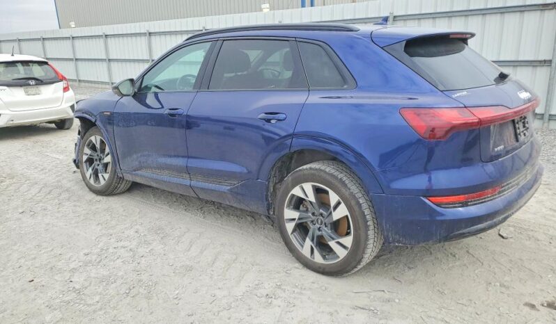 
								2022 Audi E-tron full									