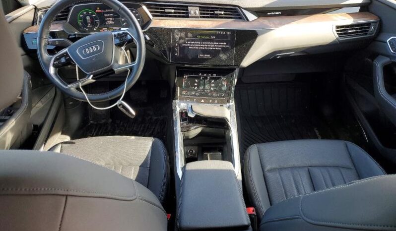 
								2020 Audi E-tron full									