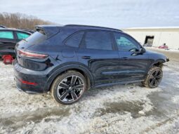
										2022 Porsche Cayenne full									