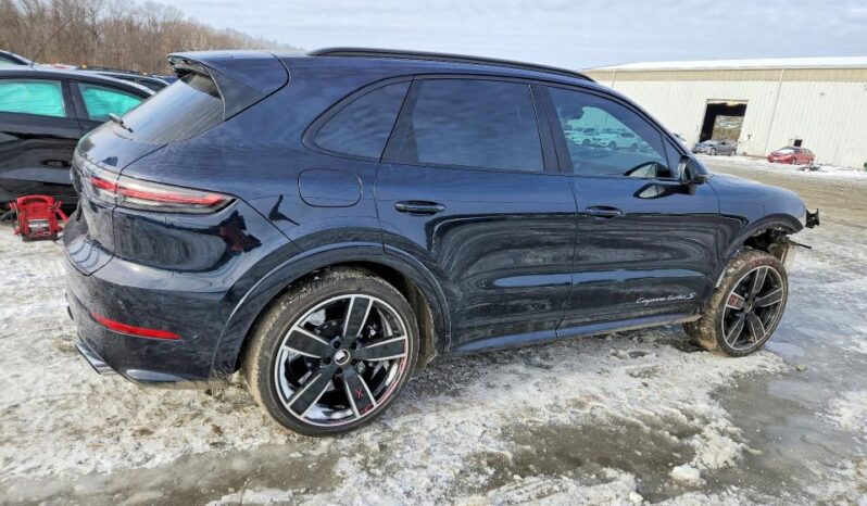 
								2022 Porsche Cayenne full									