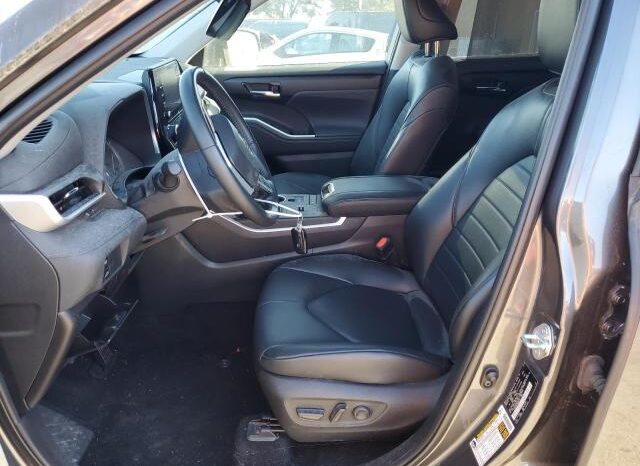 
								2022 Toyota Highlander full									
