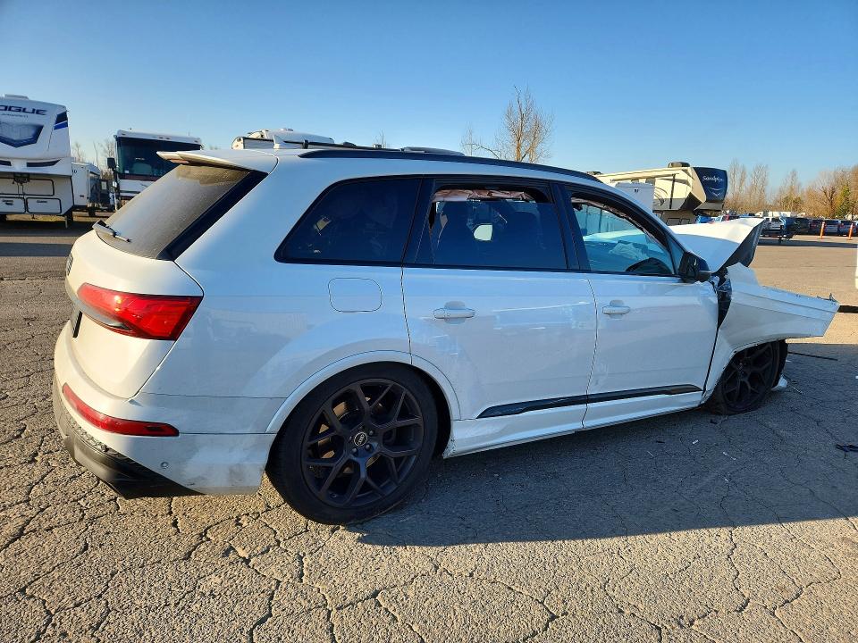 2025 Audi Sq7